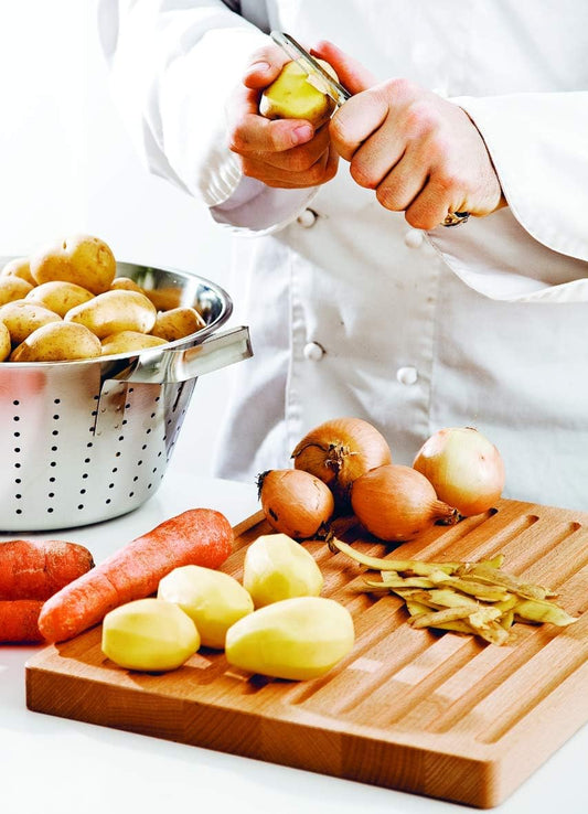 Linden Sweden Original Jonas Vegetable Peelers for Kitchen - Made In Sweden - Carrot Peeler with Ergonomic Handle for Safety and Control - Dishwasher Safe Potato Peelers - 3-Pack - Stainless Steel