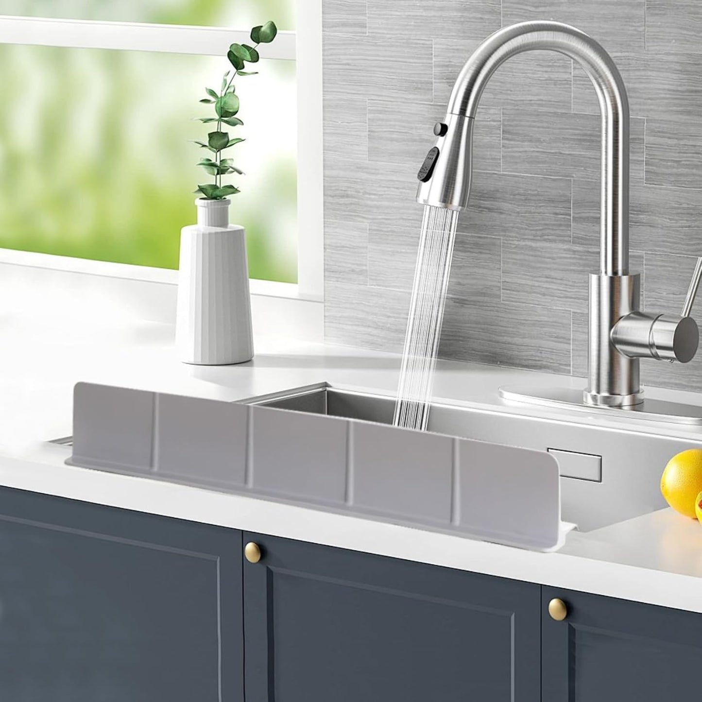 23” Kitchen Sink Splash Guard, OUTFANDIA Silicone Splash Guard with Strong Suction Cups, Flexible Sink Edge Protector for Kitchen/Bathroom, Front/Back Fcaucet, Tool Free to Install
