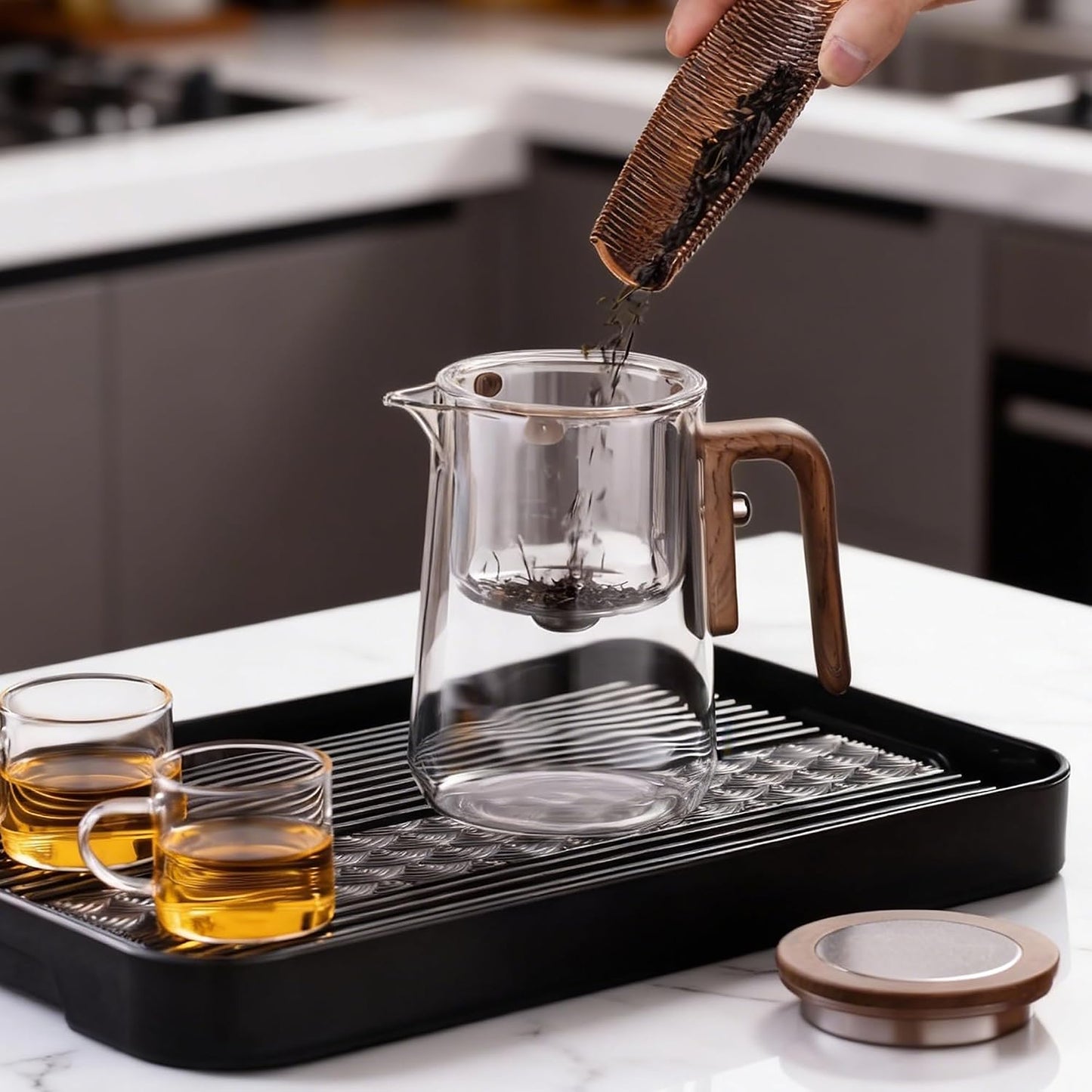 Enchanted Tea Pot, Magic Tea Pot for Loose Leaf Tea Steeper, Heat Resistant Borosilicate Glass Teapot with Tea Infuser, Ideal Gift for Tea Lovers - 20 oz (600 ml)