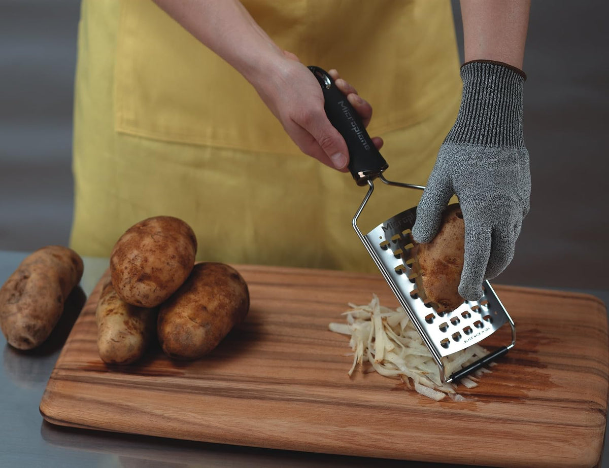 Microplane Cut Resistant Glove Keep Hands Safe in The Kitchen