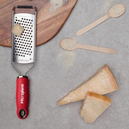 Microplane Gourmet Series Cheese Grater with Soft Touch Handle (Extra Coarse, Black)