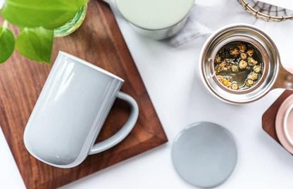 VIVA Minima Balance Porcelain Tea Cup with Infuser and Lid, Dishwasher Safe Stainless Steel Tea Infuser Mug for Loose Leaf Tea Brewing, 17 oz / 500 ml - Hazy Blue