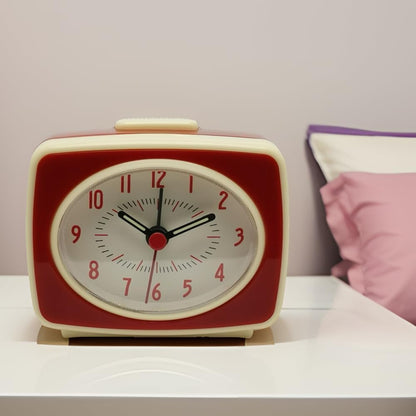Red Small Alarm Clock Small Silent Quartz Movement Analogue Alarm Clock Vintage Classic Style Battery Powered