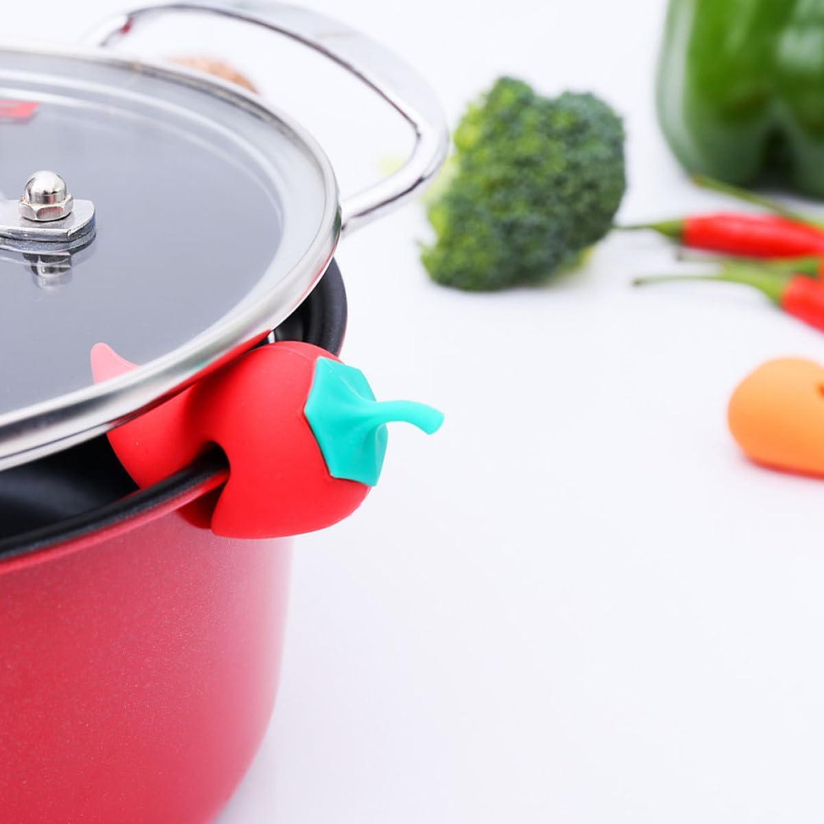 Beaupretty 6pcs Pepper-shaped Silicone Pot Lid Lifters Spill-proof Boil Stoppers Kitchen Pan Spill Guards for Cooking Prevention