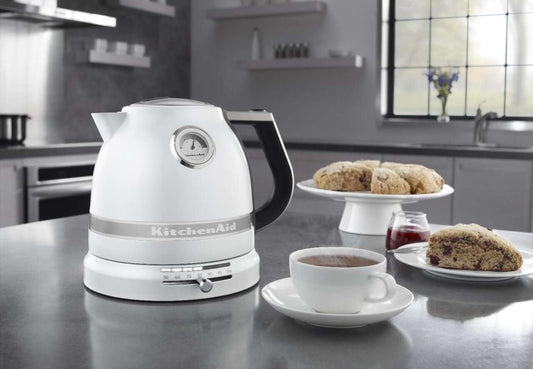 KitchenAid 1.5 L Pro Line Series Electric Kettle, Candy Apple Red | Water Level Gauge, Dual Wall Insulation Keeps Water Hot, Soft Grip Handle for Easy Pouring, Model KEK1522CA