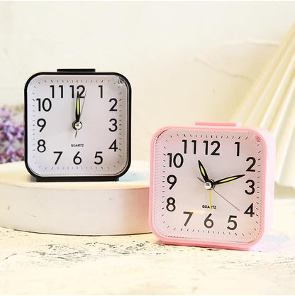Analog Alarm Clock, Silent Non Ticking Small Clock, Travel Alarm Clock with Snooze & Light, Battery Operated Loud Alarm Clock for Bedroon, Bedside, Desk (Black)