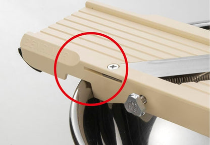 Benriner Mandoline Jumbo Slicer, Japanese Stainless Steel Blade, Beige