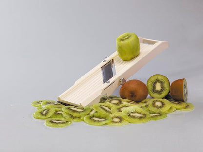 Benriner Mandoline Jumbo Slicer, Japanese Stainless Steel Blade, Beige