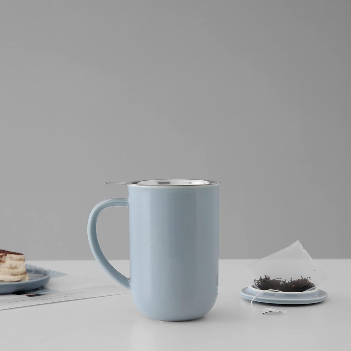 VIVA Minima Balance Porcelain Tea Cup with Infuser and Lid, Dishwasher Safe Stainless Steel Tea Infuser Mug for Loose Leaf Tea Brewing, 17 oz / 500 ml - Hazy Blue