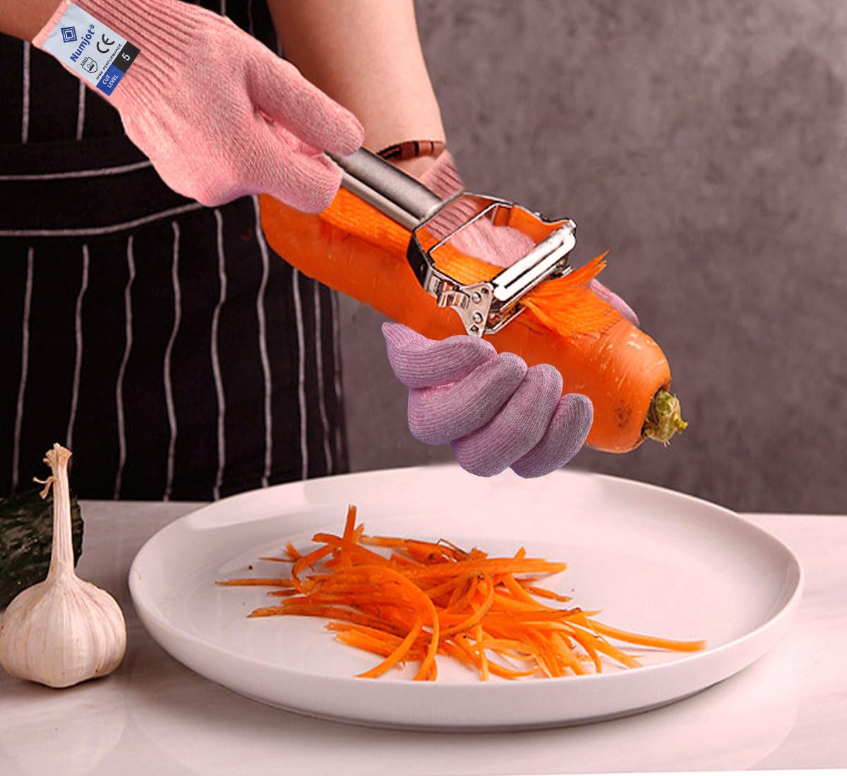 Cutting Gloves, Food Grade Level 5 Protection, Safety Kitchen Cut Gloves for Oyster Shucking, Fish Fillet Processing, Mandolin Slicing, Meat Cutting and Wood Carving. (Violet-Medium 2 Pairs)