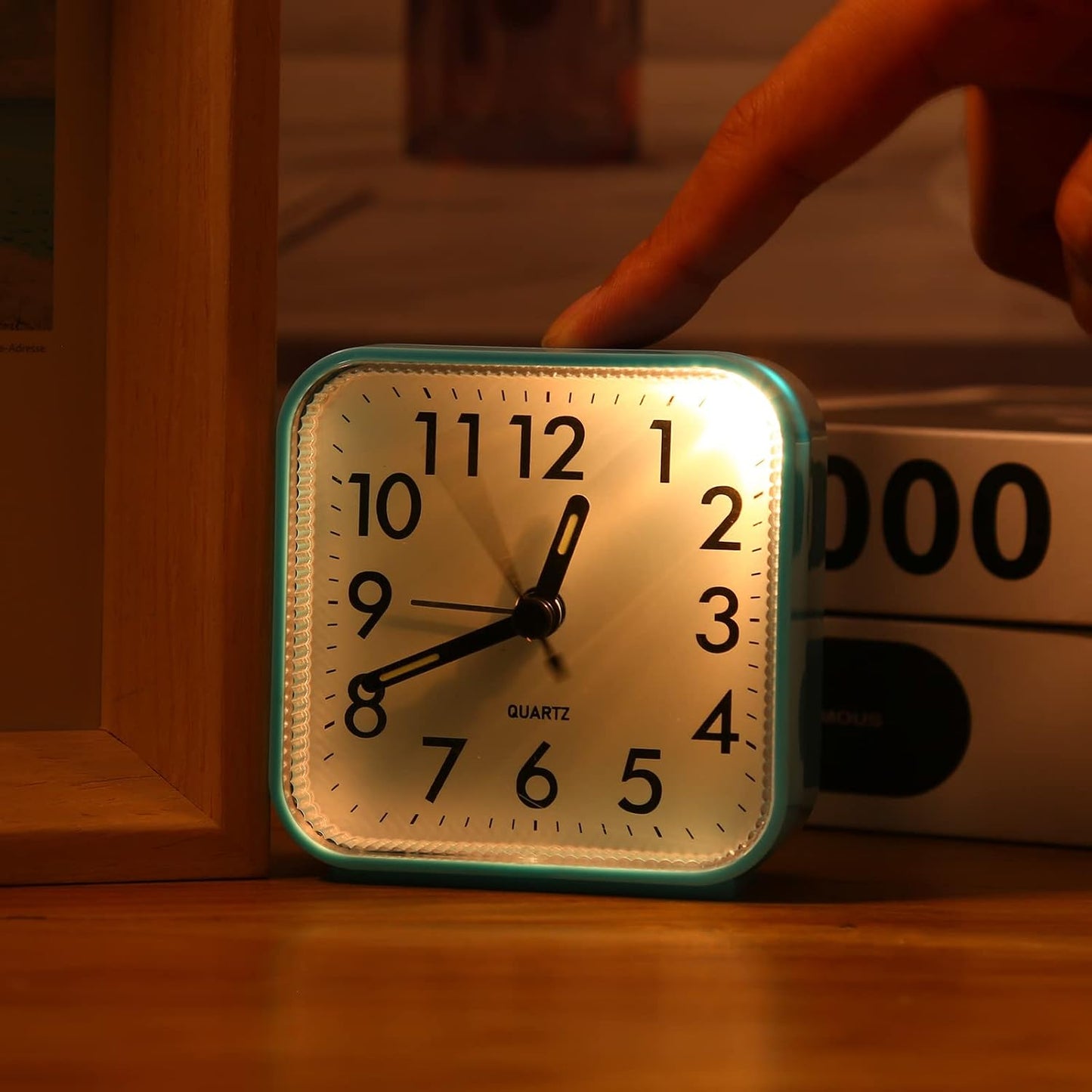Analog Alarm Clock, Bedside Clocks Battery Powered, Silent Non Ticking Travel Clock with Night Light, Snooze, Easy Set, Clock for Heavy Sleepers Kids Elder Travel Bedroom Office, Pink