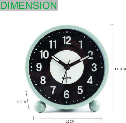 Alarm Clock Luminous 4 "Round Silent Analog Table Clock Non-Ticking, Battery Operated with Loud Alarm and Night Light Small Desk Clock for Bedroom, Bedside Table
