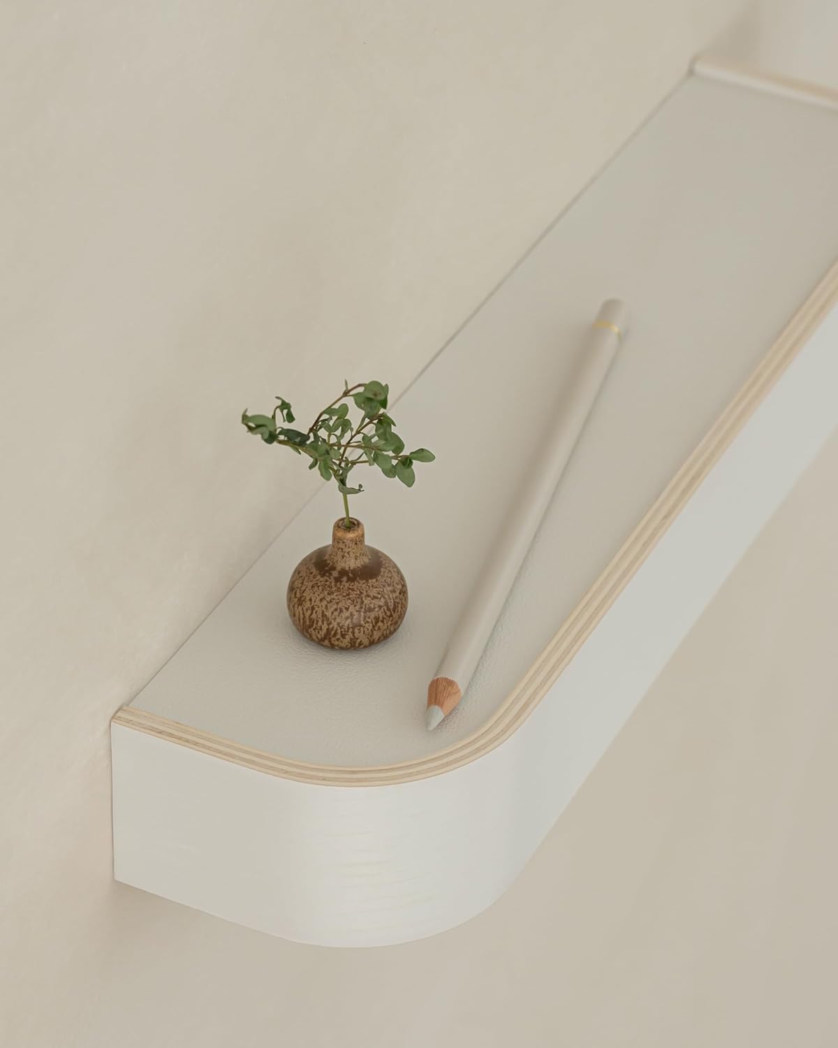 Kazai. Key Holder 'Toke' | Minimalist Key Hook Design from Berlin | Modern Key Holder Wall Mount with Wooden Shelf | Key Rack for Wall as Entryway Organizer | Walnut