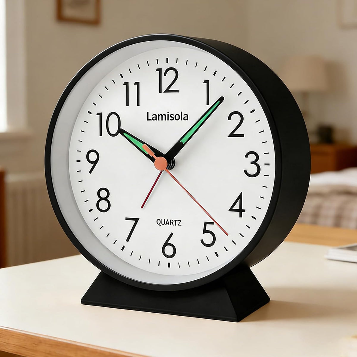 4.5 Inch Small Desk Clock Battery Analog Alarm Clock for Bedroom, Black