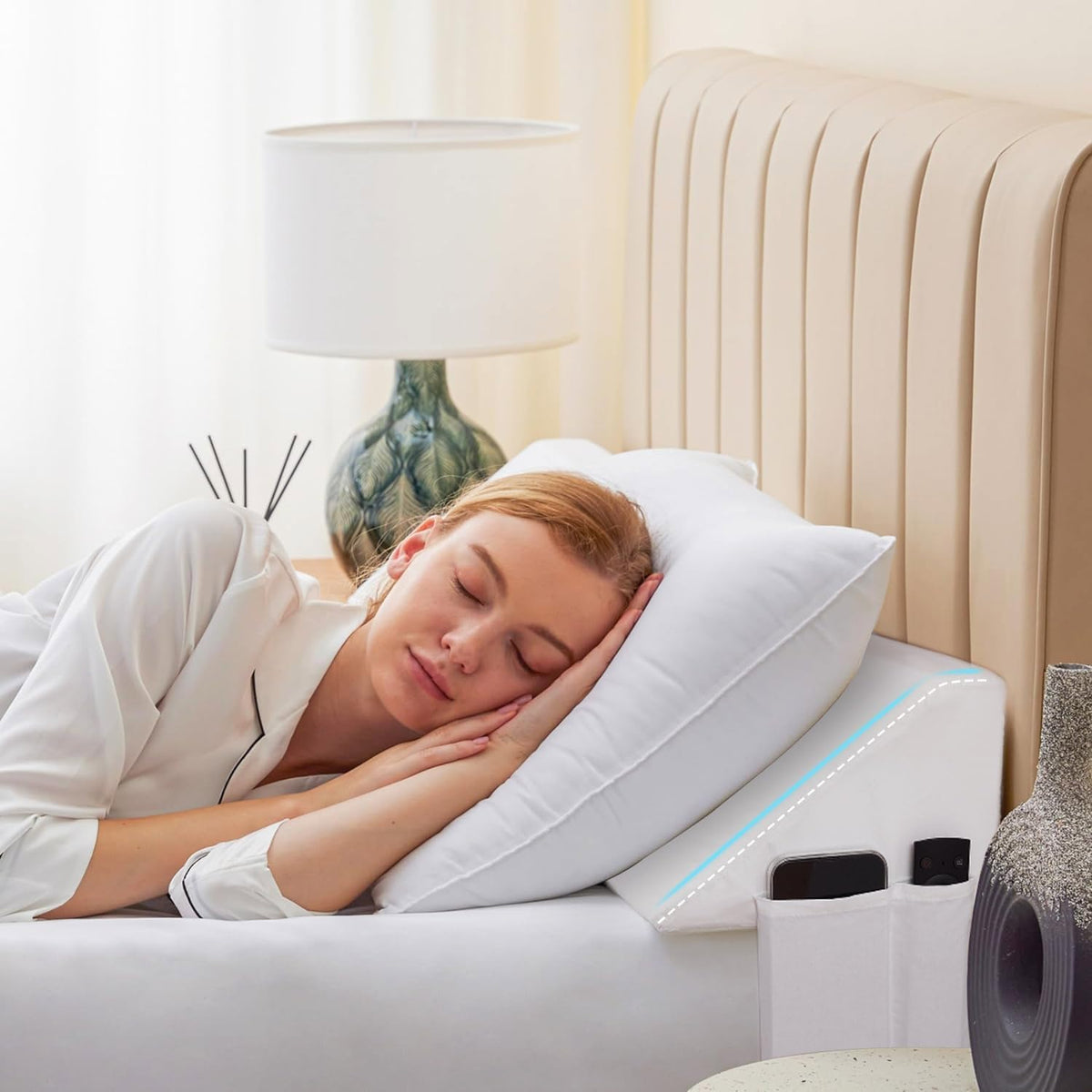 Bedluxe King Bed Wedge Pillow for Headboard, Fill The Gap (0-7")