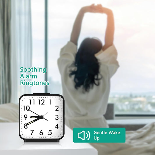 ORIA Analog Alarm Clock, Battery Operated Analog Travel Clock, Small Bedside Clock with Night Light, Snooze, Gradual Rise Alarm, for Bedroom, Office, Travel