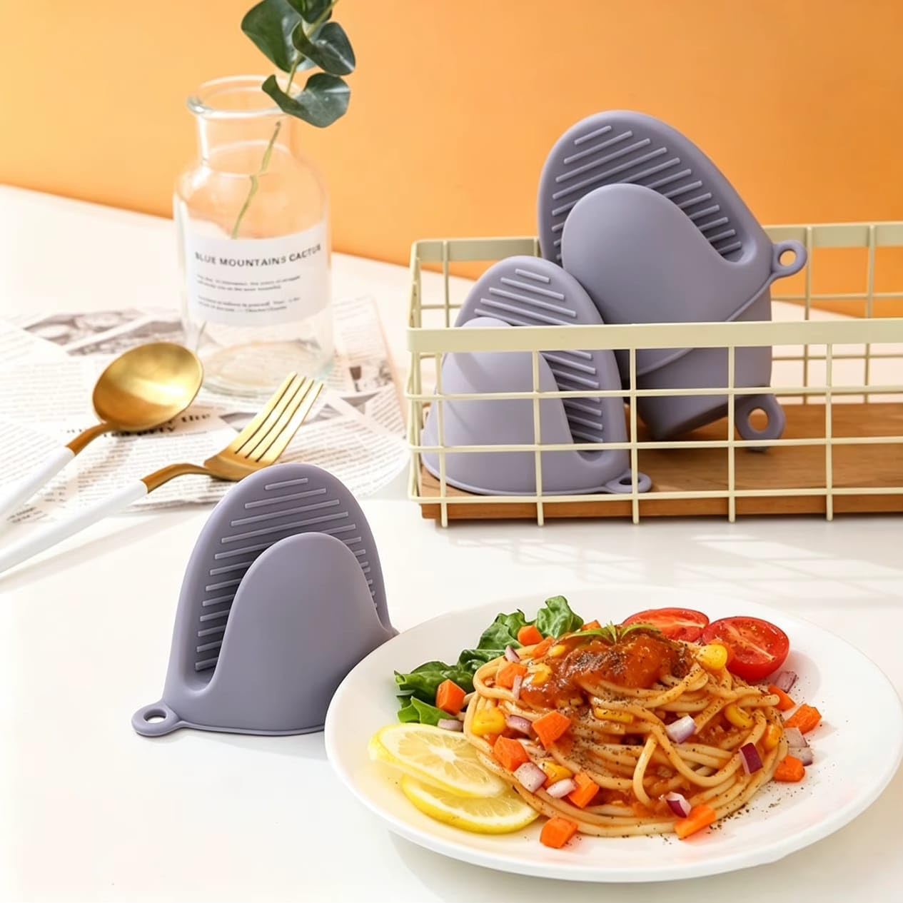 3-in-1 Collapsible Silicone Microwave Splatter Cover, BPA-Free Vented Microwave Cover for Food with 2 Mini Silicone Oven Mitts, Dishwasher Safe, Heat Resistant,Fits Plates Up to 10.5 Inches