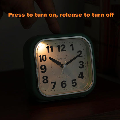 Tinload 4.3" No Ticking Analog Alarm Clock,Silent Readable for Seniors,Easy to Set,Gradual Rise Alarm,Big Numbers,On/Off Switch on Side,Gentle Wake,Snooze,Lighted on Demand,Battery Operated,Black