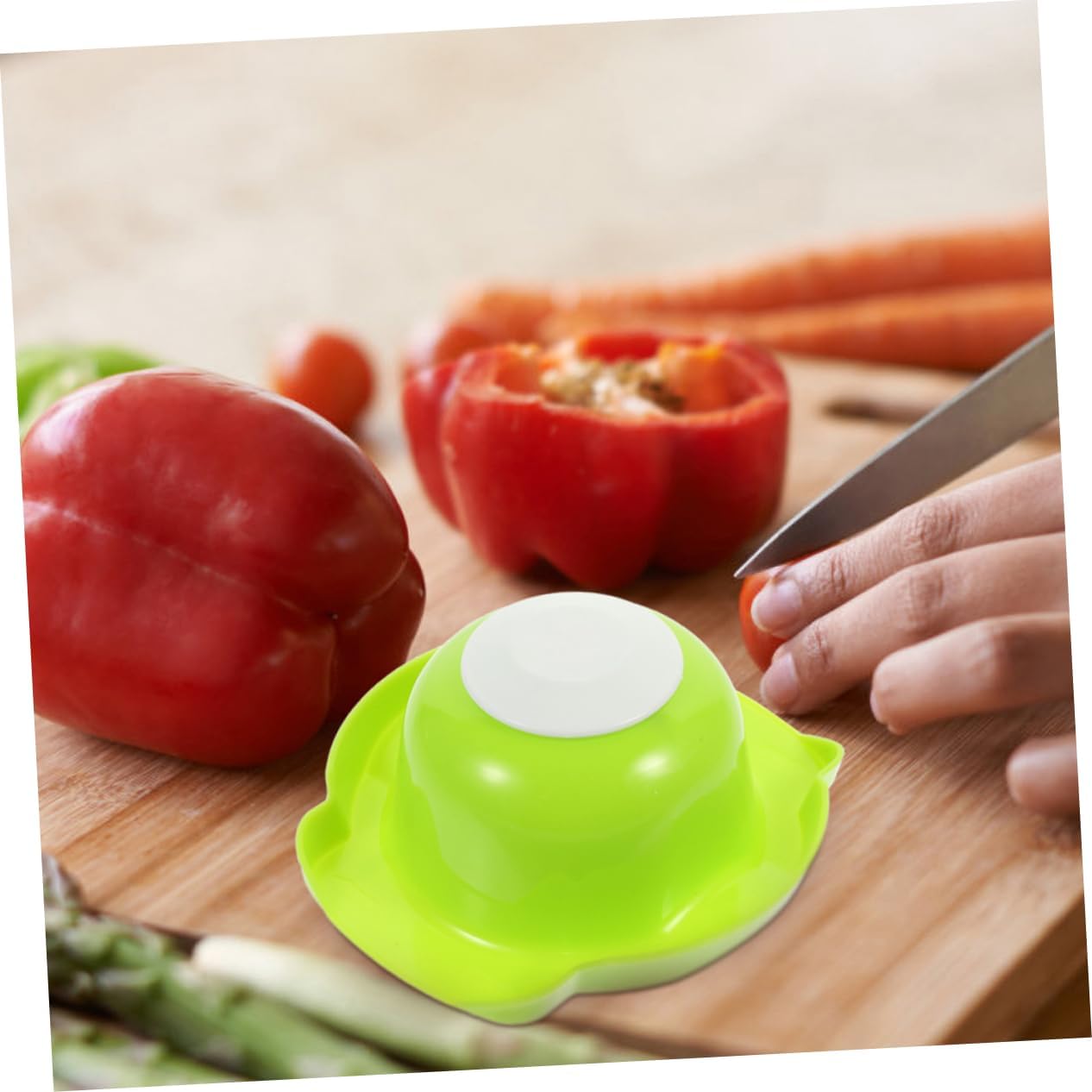 Vegetable Slicer Hand Protector Safe Food Holder for Cutting Fruits Vegetables Lightweight Grater with Pressing Handle Finger Guard for Safe Meal Prep Green