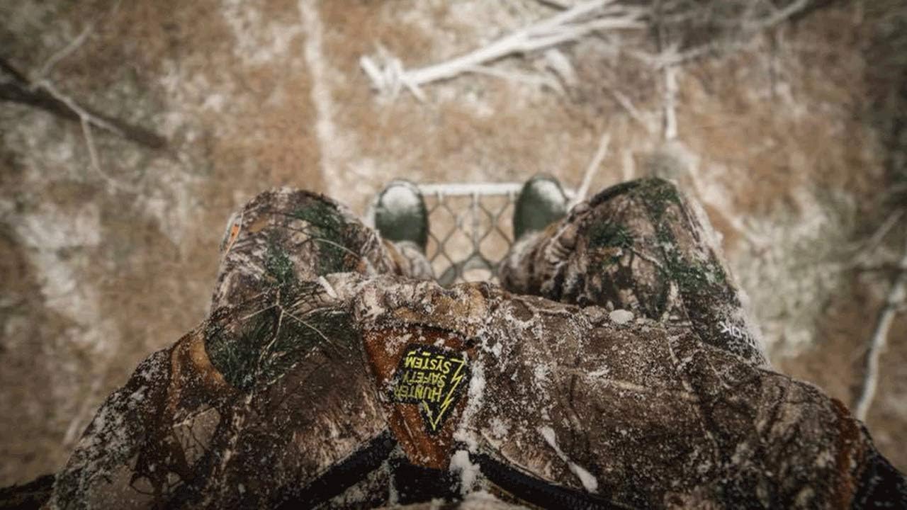 Hunter Safety System Muff-Pak: Polar Fleece Hand Warmer, Front and Back Pockets, Ergonomically Correct Hunting Gear, Perfect for Hunting or Camping
