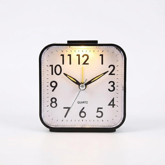 Small Analog Alarm Clock Battery Operated with Warm Glow Nightlight, Silent Non-Ticking Quartz Desk Clock, Easy-to-Read Dial, Battery Powered Travel Table Clock for Bedroom, Students, Office（black)