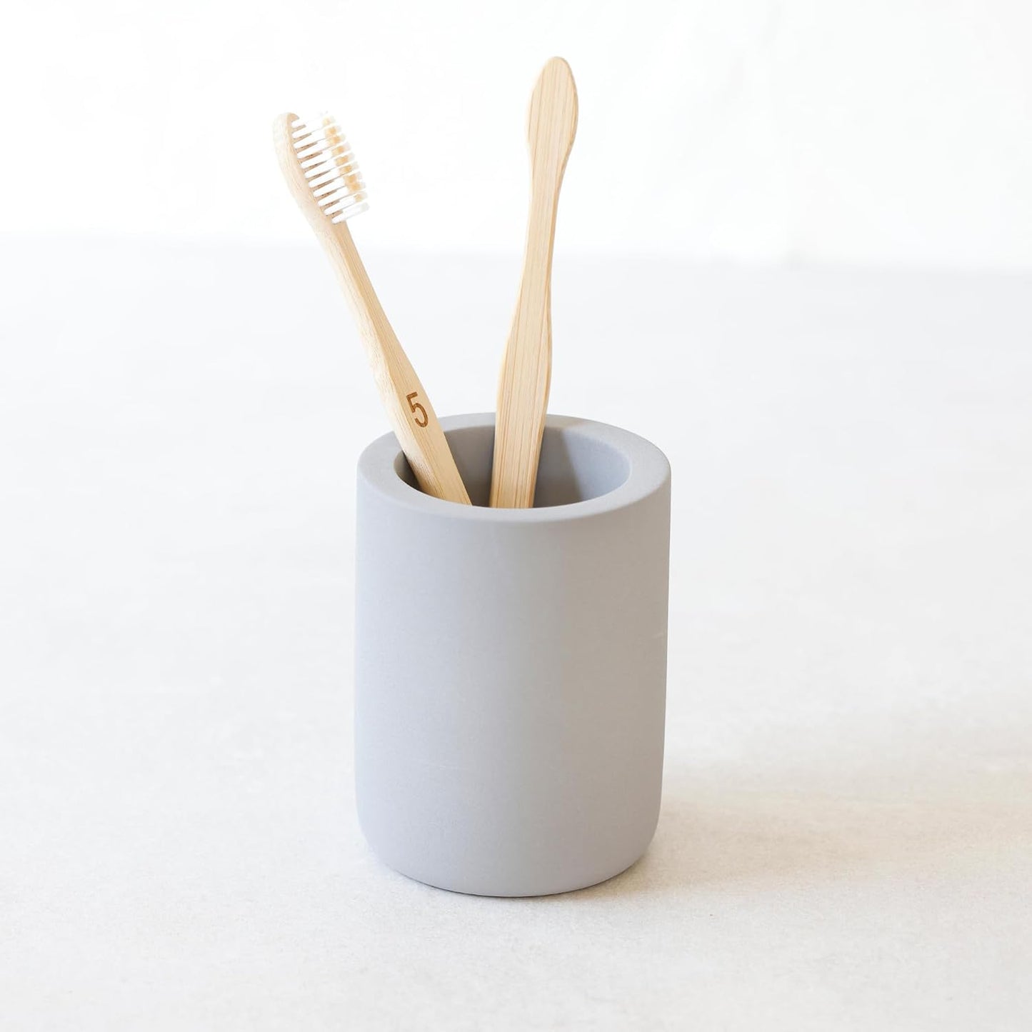Diatomite Drying Stone Toothbrush Holder, Modern Ceramic-Look Countertop Cup with Drainage for Bathroom, Quick Drying Electric Toothbrush & Toothpaste Organizer, Stoneware Finish