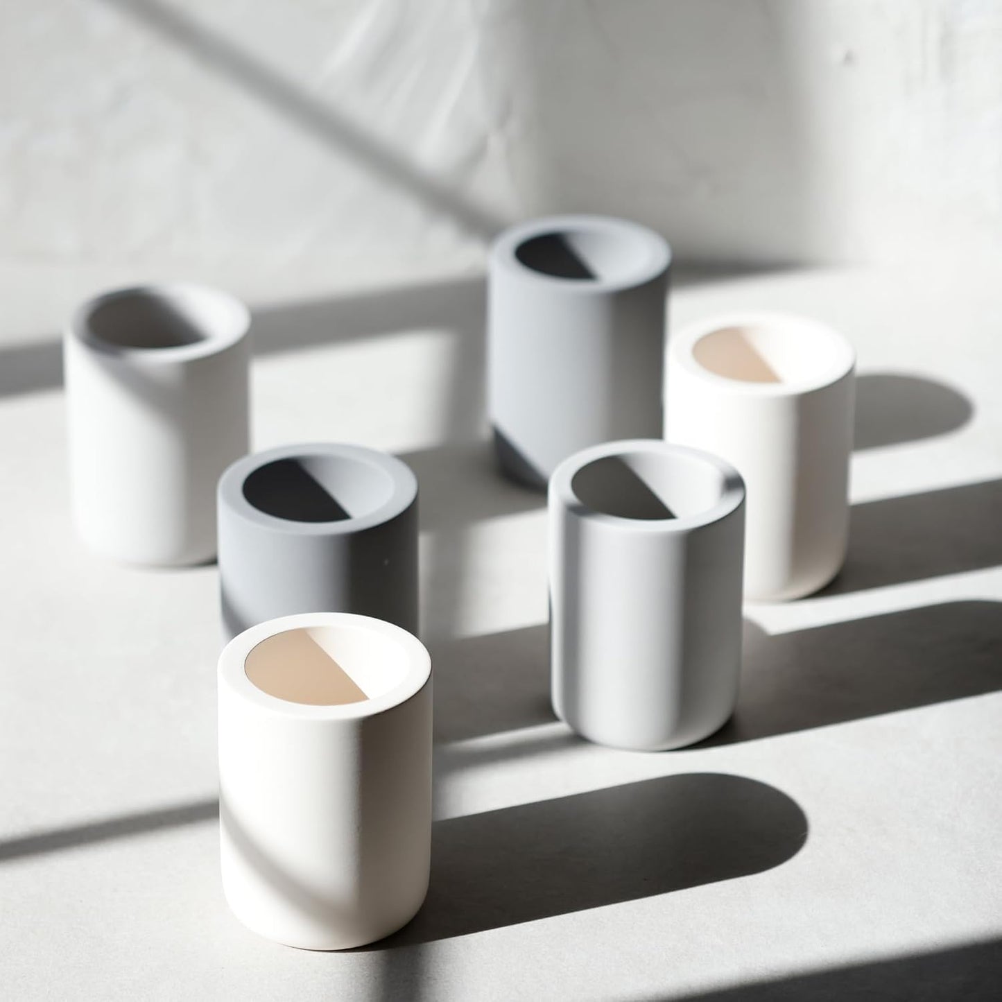 Diatomite Drying Stone Toothbrush Holder, Modern Ceramic-Look Countertop Cup with Drainage for Bathroom, Quick Drying Electric Toothbrush & Toothpaste Organizer, Stoneware Finish