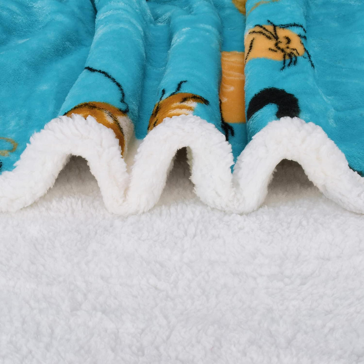 Catalonia Sherpa Wearable Blanket with Sleeves and Pocket for Adults