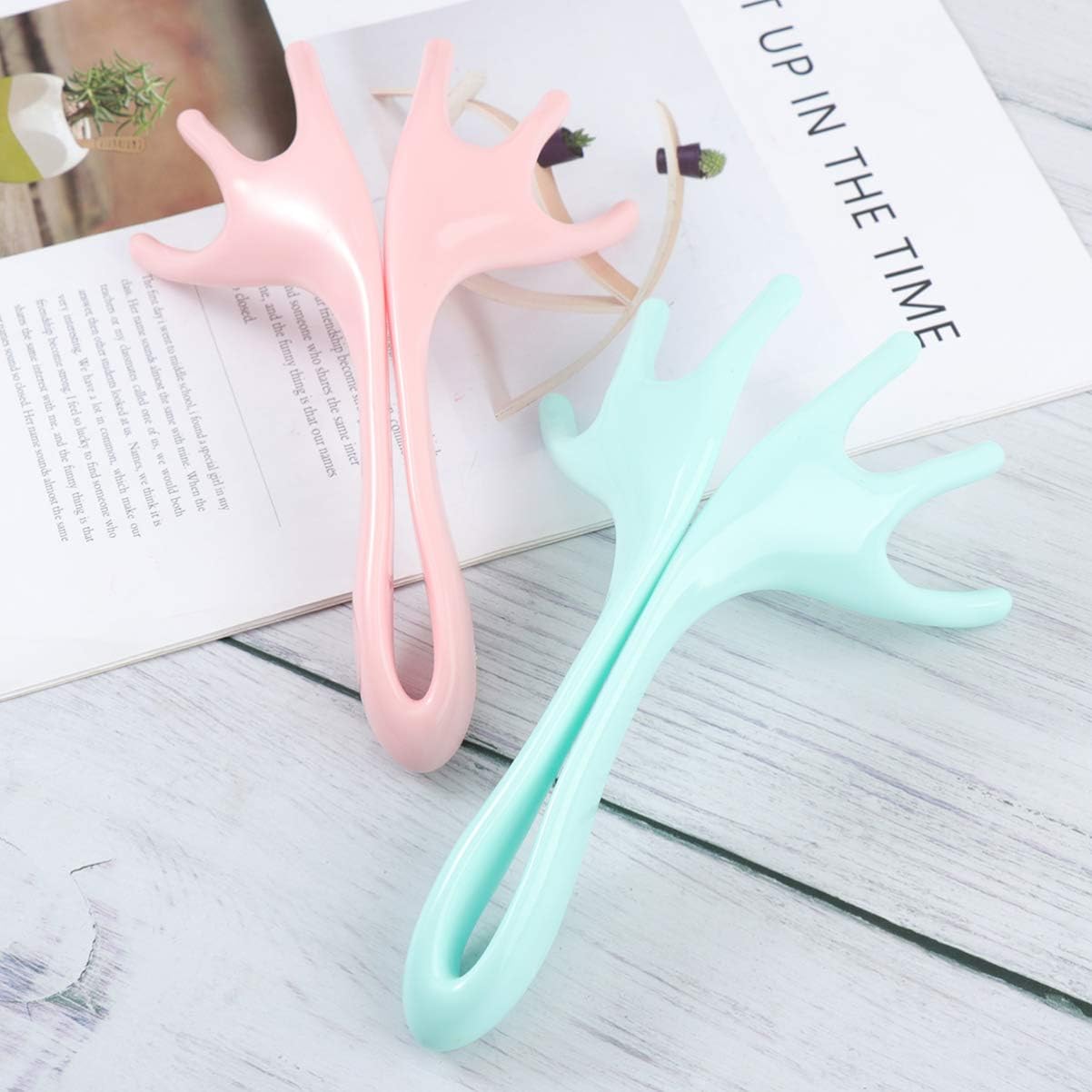 Scalp Massage Tool Handheld Head Massager 2pcs Portable Massager for Neck Shoulder Scalp Random Color
