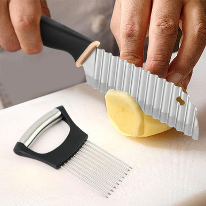 Crinkle Cutter Knife, Rubber Handle Stainless Steel Fries Cutter Slicer with Onion Holder, Vegetable Salad Chopping Knife Home Kitchen Wavy Blade Cutting Tool(Black)