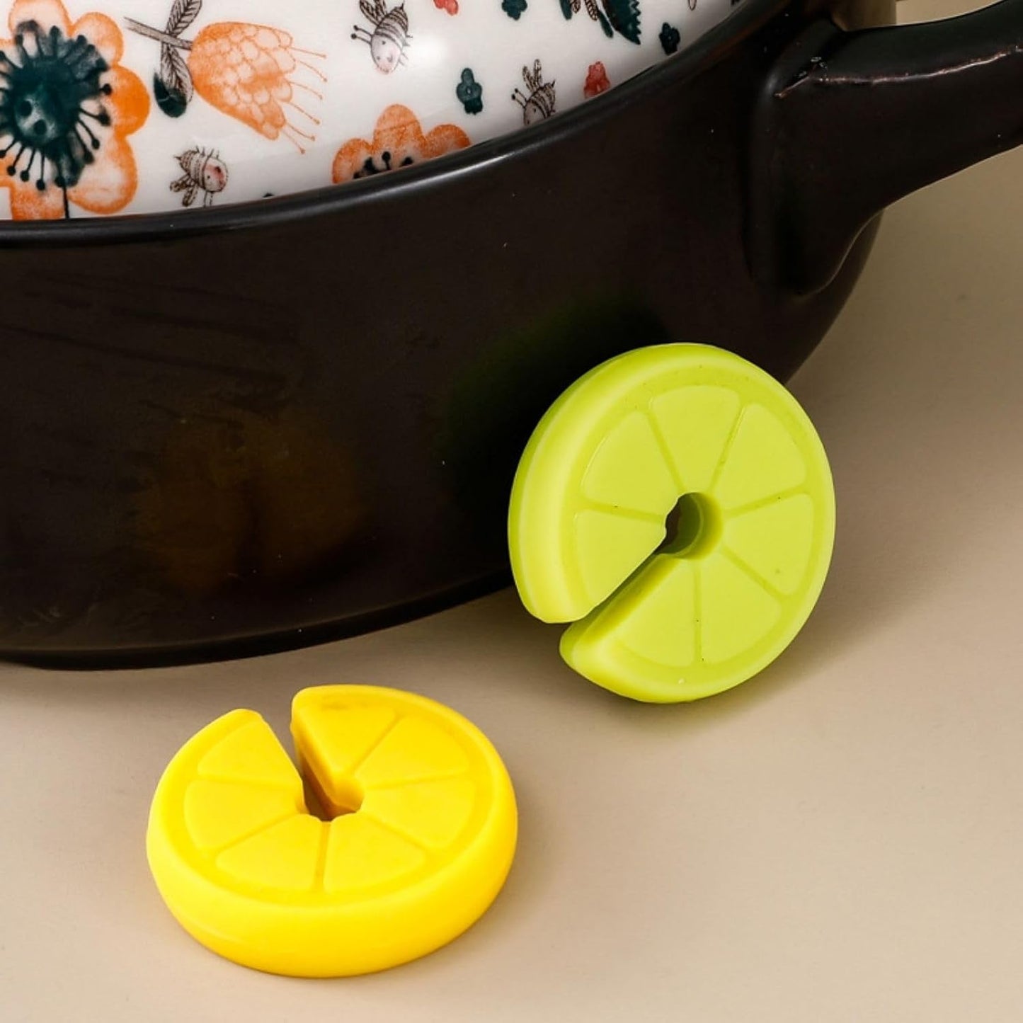4 Pcs Pot Lid Lifter Silicone Spill Proof Lid Lifter Splash-Proof Steam Release Pan pot lid lifter Kitchen Tool Decoration Pot Lid & Cute Kitchen Accessories (Mix)