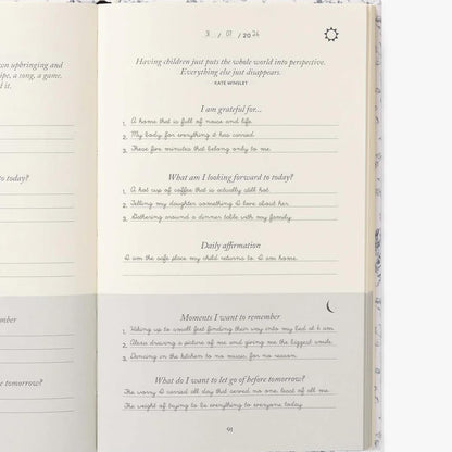 Intelligent Change The Five Minute Journal - Original Daily Gratitude Journal for Women & Men - Mindfulness, Happiness & Daily Reflection - Undated Planner - Affirmation Journal - Gifts for Women
