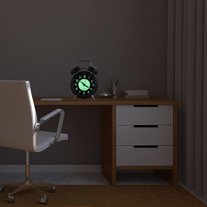 Alarm Clock Luminous 4 "Round Silent Analog Table Clock Non-Ticking, Battery Operated with Loud Alarm and Night Light Small Desk Clock for Bedroom, Bedside Table