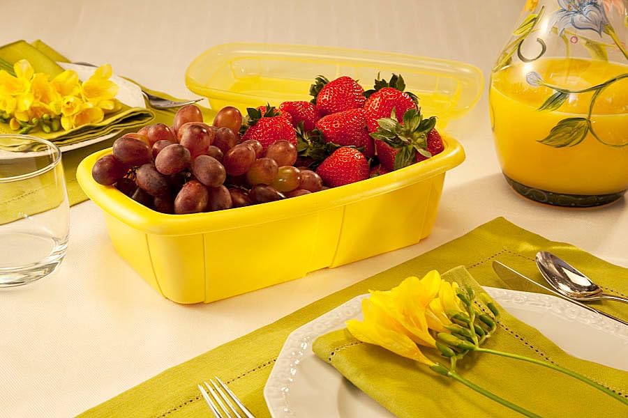Hutzler 3-in-1 Fruit Saver Basket, Colander and Container, 2 Quarts, Gray