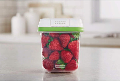 Rubbermaid FreshWorks Saver, Large Short Produce Storage Container, 11.3-Cup, Clear
