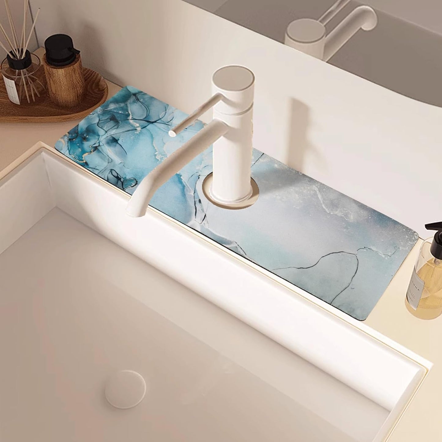 Sink Faucet Absorbing Mat, 2 Pack Drying Mat Around Faucet Sink Splash Guard Behind Faucet Sinkmat For Kitchen Bathroom Island Rv 24 * 5.5 Inch (60 * 14 cm)