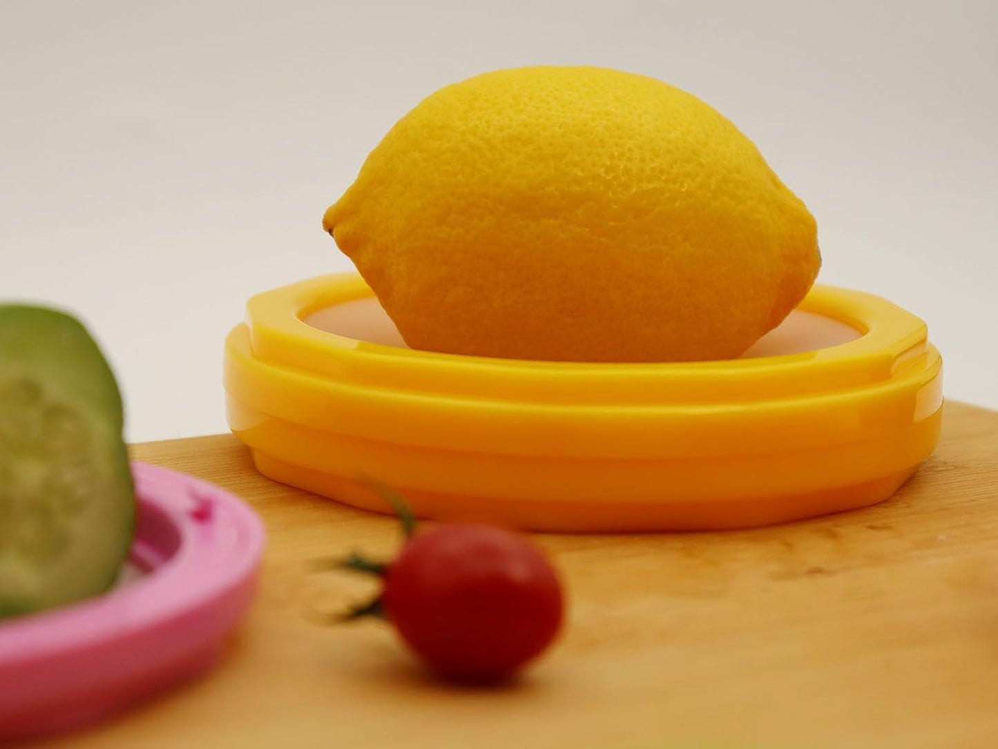 Onion storage and Avocado Saver,Set of 4 Double-Sided Silicone Fruit Keeper Containers for Fridge,Tomatos Holder,Lemons,Garlic,and Potatoes