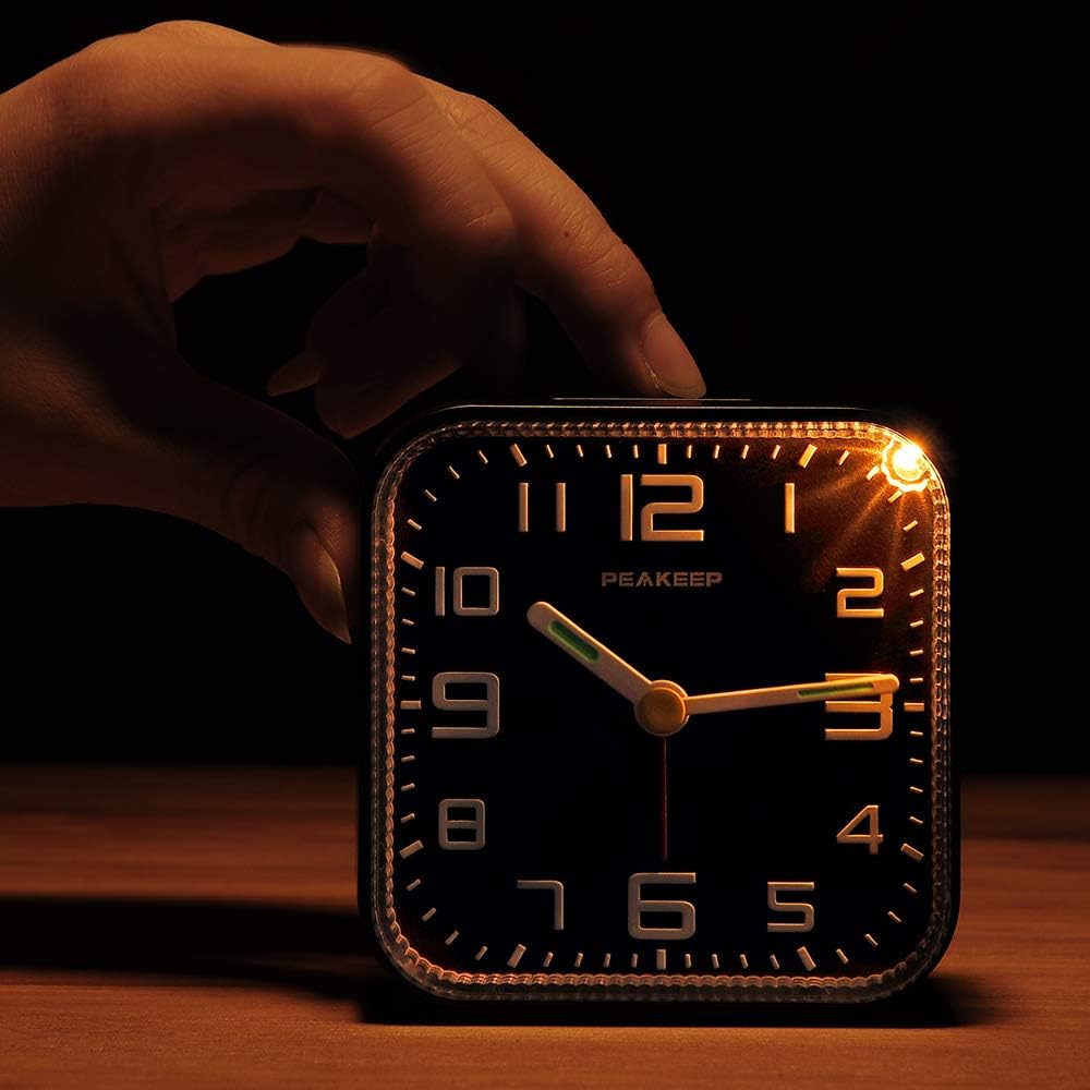 Peakeep Small Battery Operated Analog Travel Alarm Clock Silent