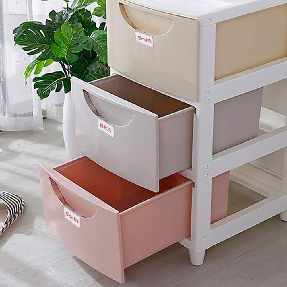 Meetory 50 PCS Clear Plastic Label Holders for Wire Shelf Retail Price Label, Basket Bin Labels Clip On, Labels for Storage Bins, Merchandise Sign Display Holder for Supermarket,Label Papers Included