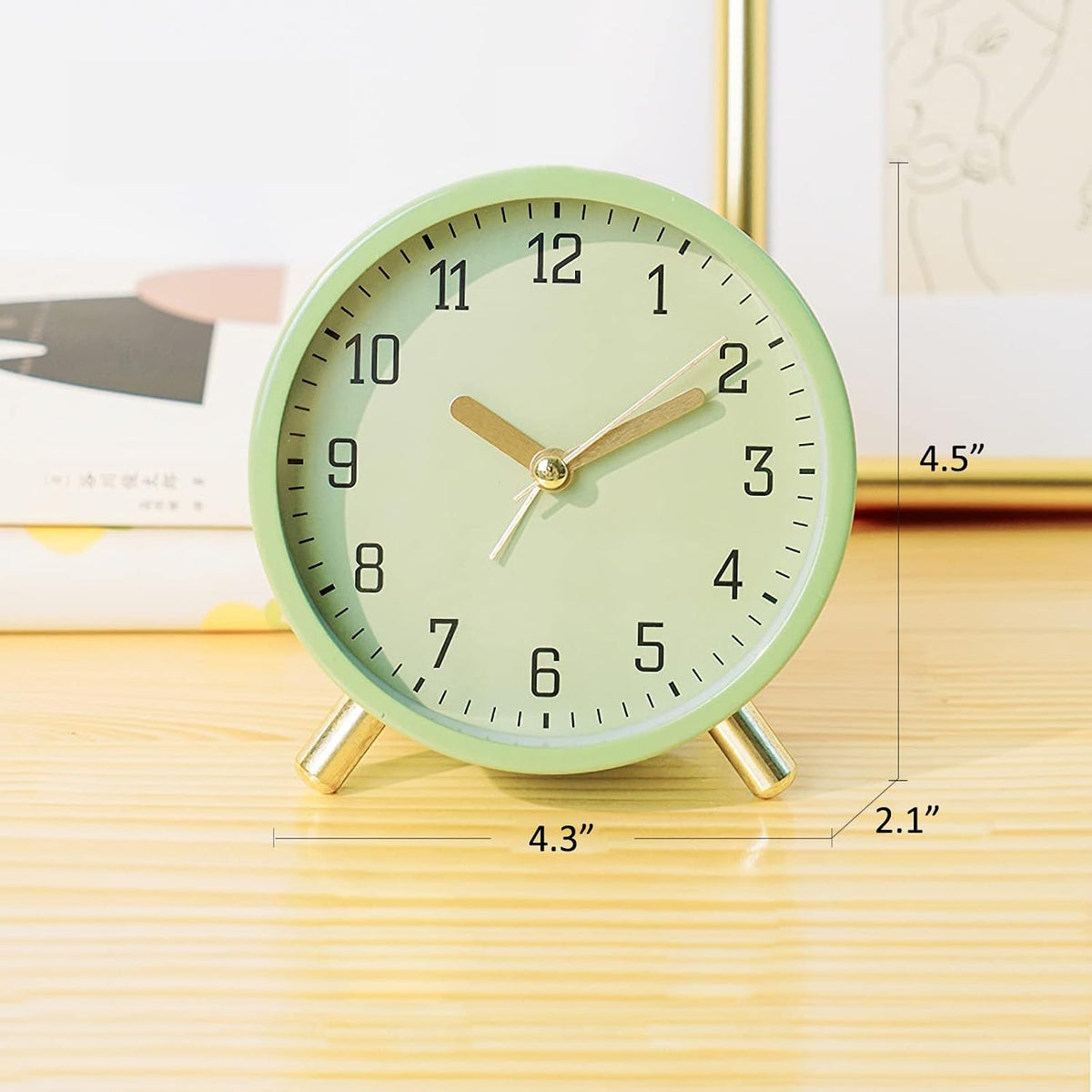 SHISEDECO Small Analog Alarm Clock, Battery Operated Desk Clock, White