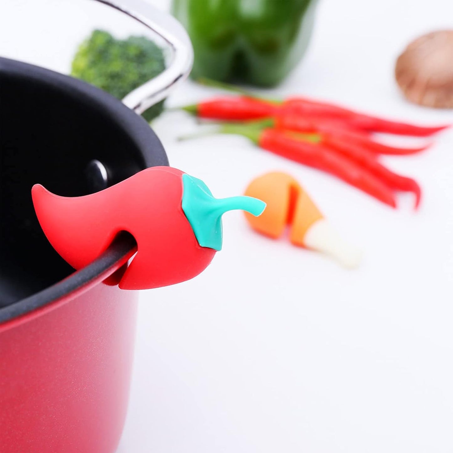 4 Pcs Spill-Proof Lid Lifter for Soup Pot,Pot Lid Holder,Boil Over Spill Stopper Silicone Spill Proof Lid Heat Resistant Pot Lid Holder Kitchen Cooking Gadgets (Multicolor)