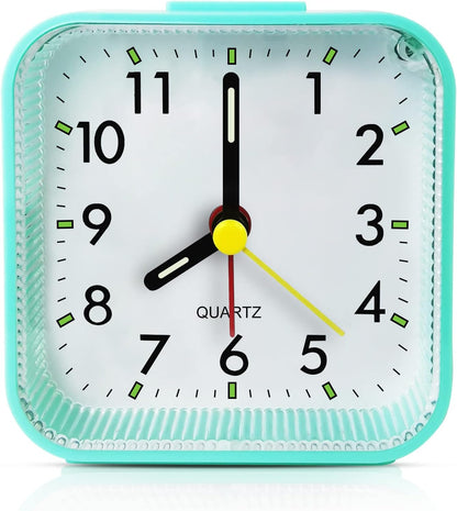Lamisola Small Analog Travel Alarm Clock, Battery Operated Desk Table Shelf Clock for Kids, Quieter Bedside Alarm Clocks for Bedrooms Bathroom Living Room Kitchen, Black