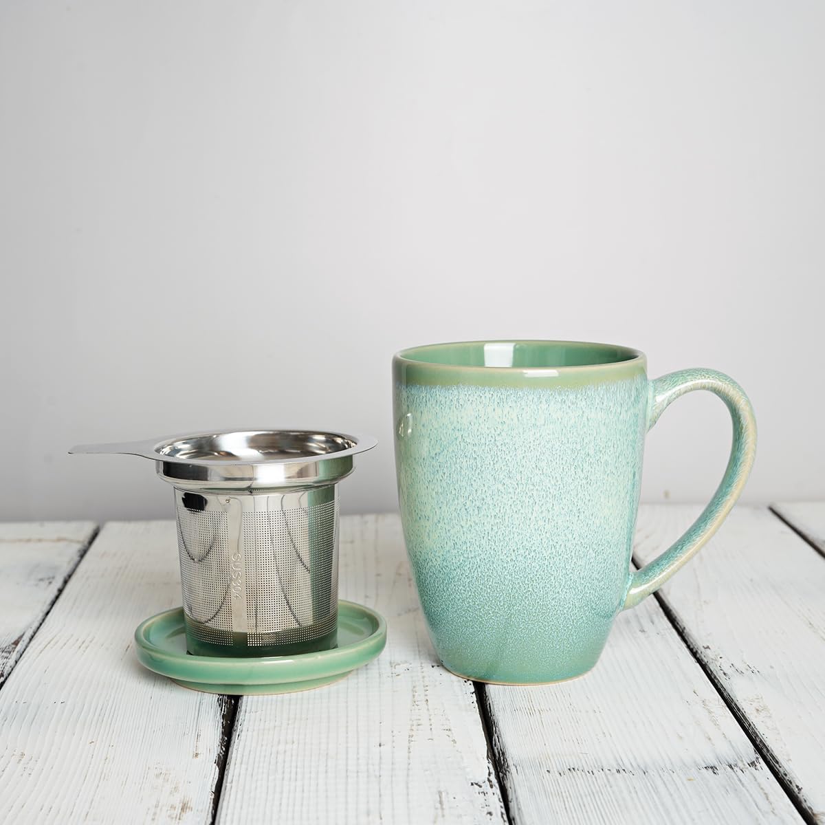 Bosmarlin Ceramic Tea Cup with Infuser and Lid, 13.5 Oz, Loose Leaf Tea Steeper Mug with Strainer, Microwave and Dishwasher Safe, Reactive Glaze (13.5 Oz, Pale Green)
