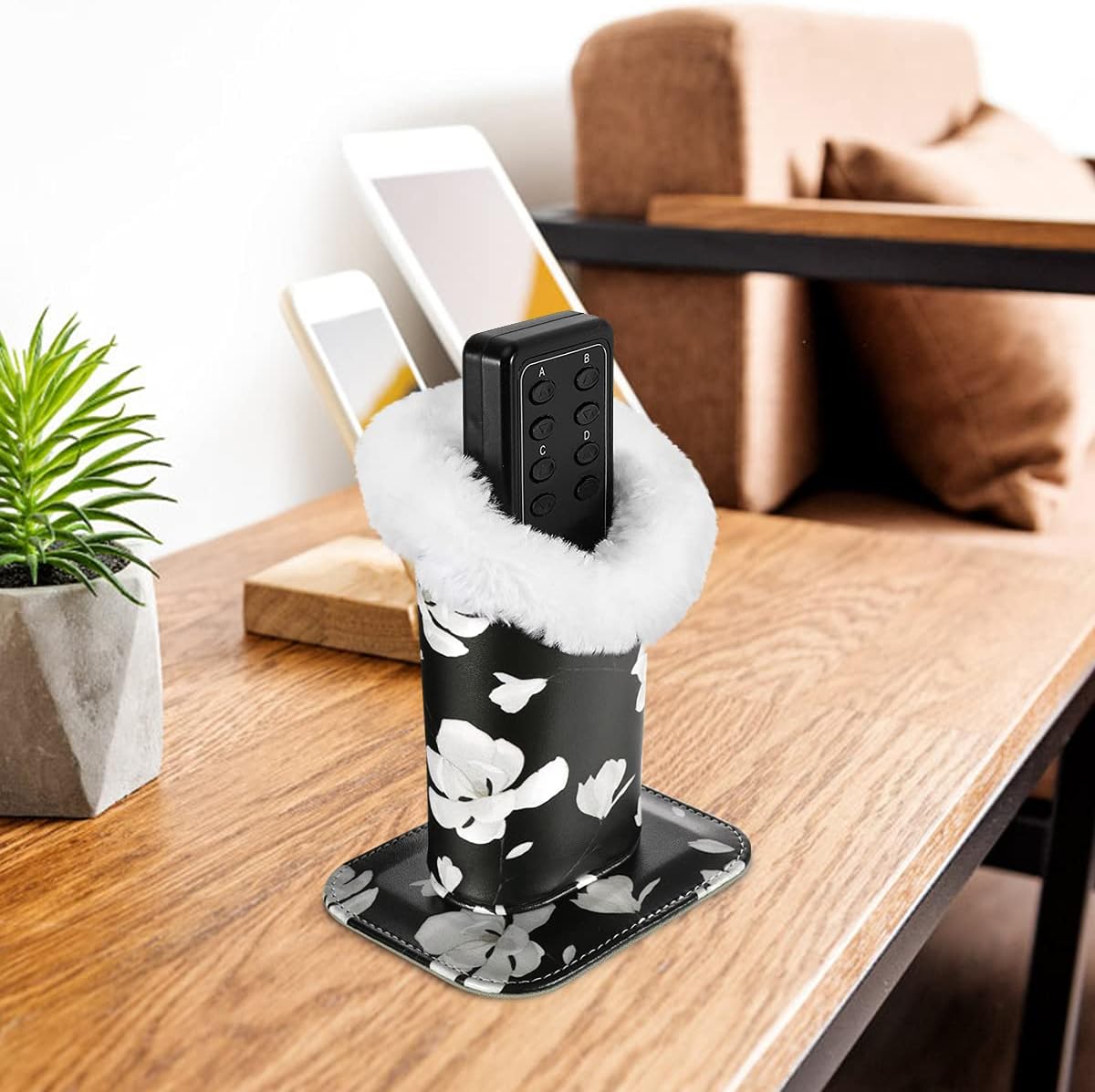 MoKo Eyeglasses Holder, Modern Velvet Plush Lined PU Leather Household Magnetic Holder Protective