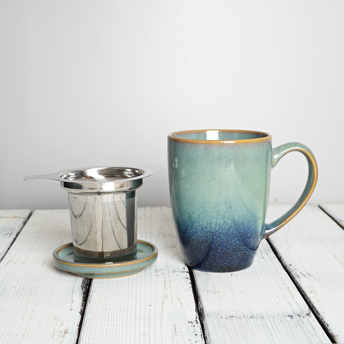 Bosmarlin Ceramic Tea Cup with Infuser and Lid, 13.5 Oz, Loose Leaf Tea Steeper Mug with Strainer, Microwave and Dishwasher Safe, Reactive Glaze (13.5 Oz, Pale Green)