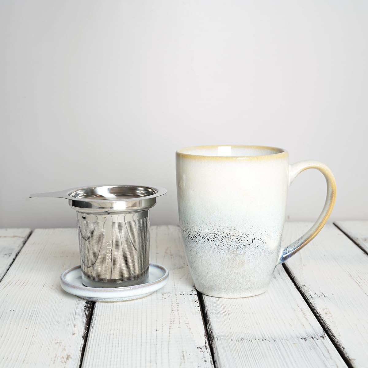 Bosmarlin Ceramic Tea Cup with Infuser and Lid, 13.5 Oz, Loose Leaf Tea Steeper Mug with Strainer, Microwave and Dishwasher Safe, Reactive Glaze (13.5 Oz, Pale Green)