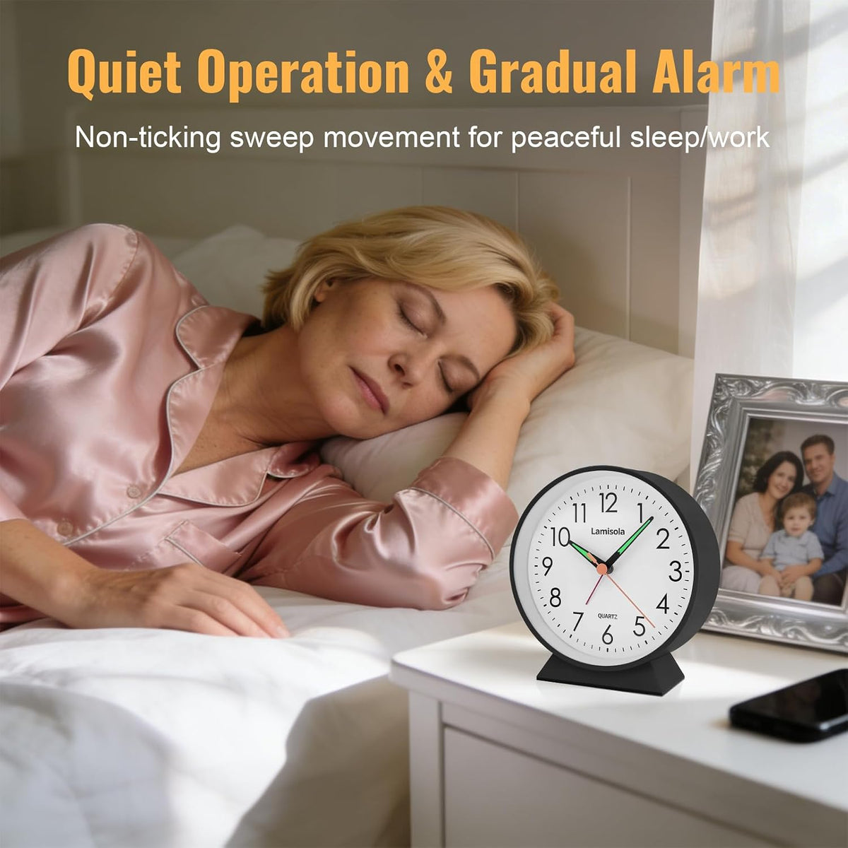 4.5 Inch Small Desk Clock Battery Analog Alarm Clock for Bedroom, Black