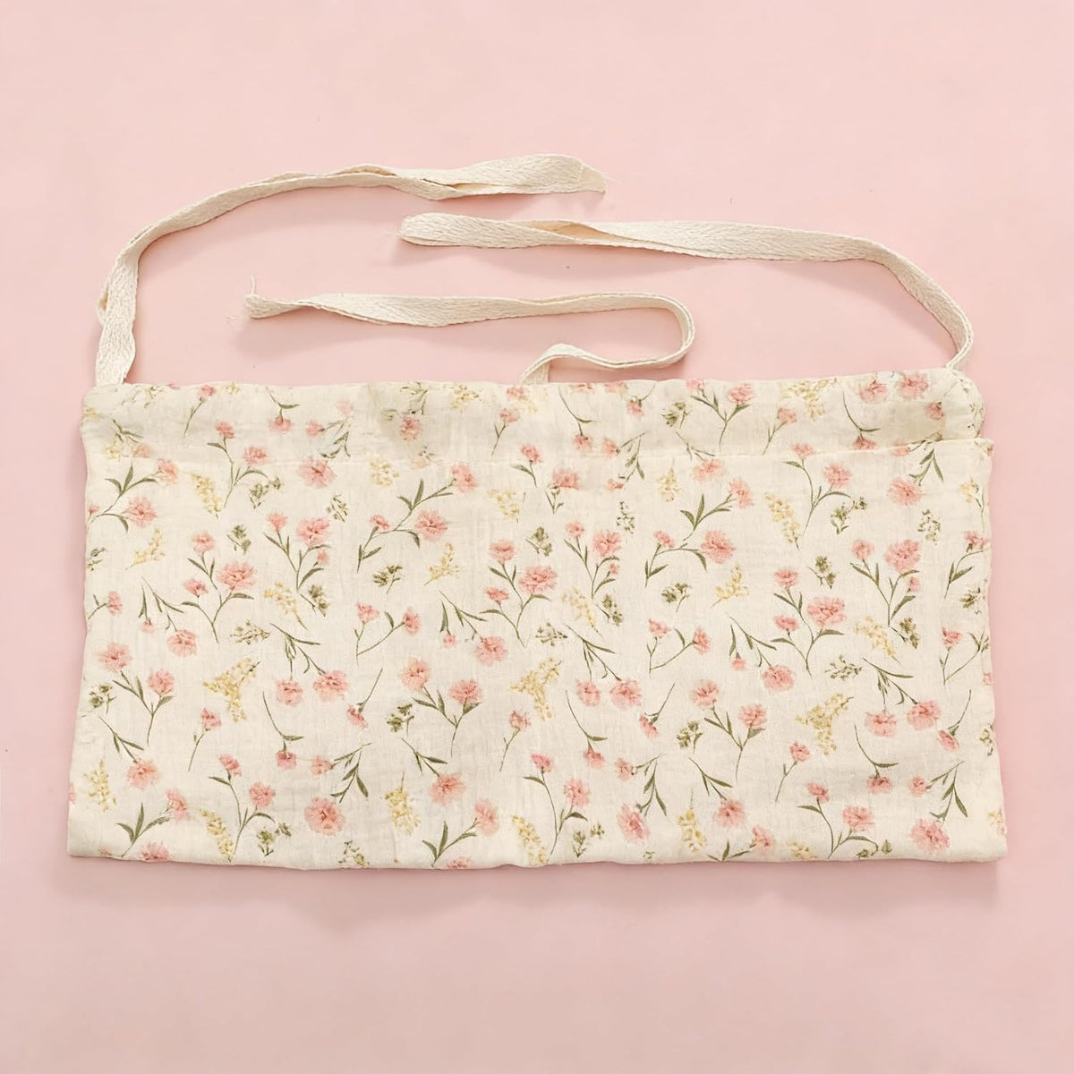Baby Bedside Hanging Storage Bag Muslin Cotton Teddy Bear, Crib Diaper Caddy Organizer 2 Pockets, Nappy-Dormitory Nursery Organization Holder for Cribs, Playard or Wall Milk Bottle Bib Organizing