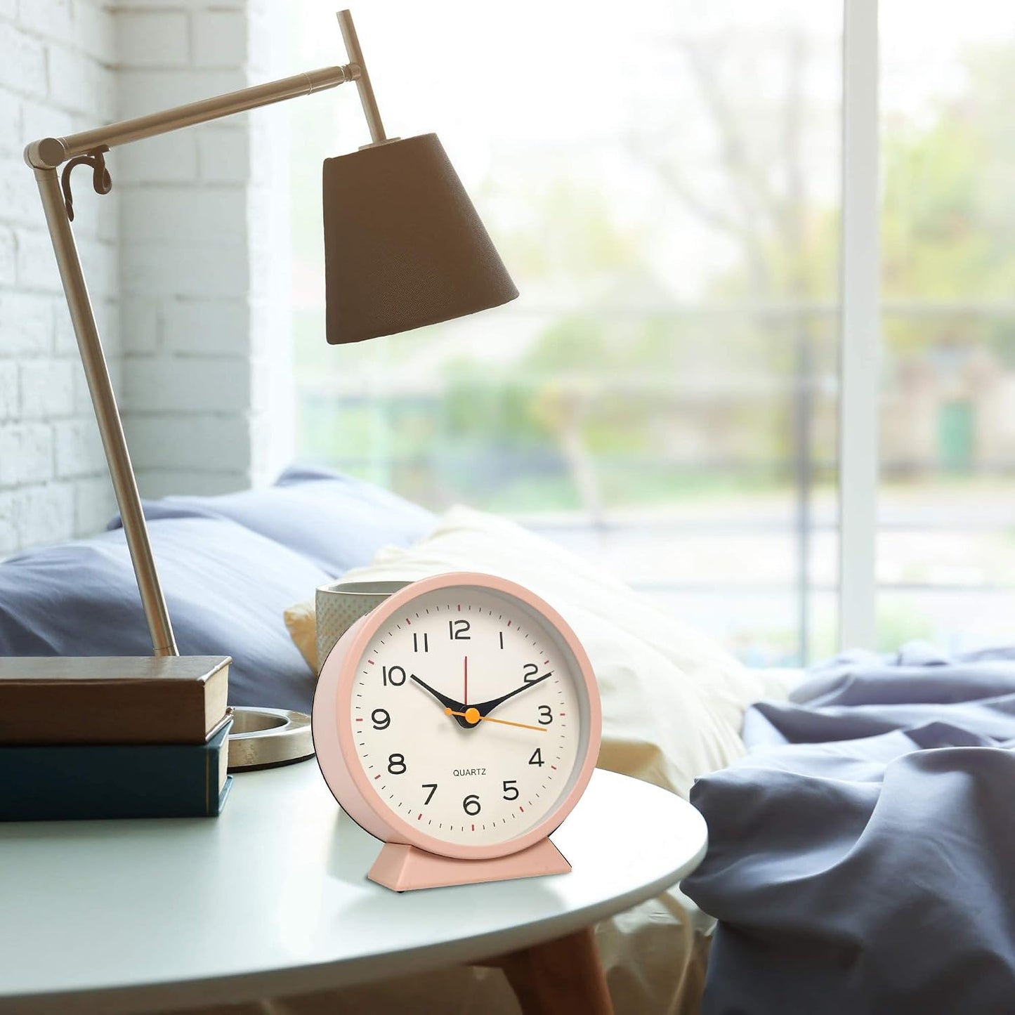 SHISEDECO Small Antique Retro Analog Alarm Clock, 4.5" Desk Clock, Pink | Small Silent Bedside Deskclock with Light Function, Non-Ticking Tableclock Decor for Living Room, Bedroom, Bedside, Shelf