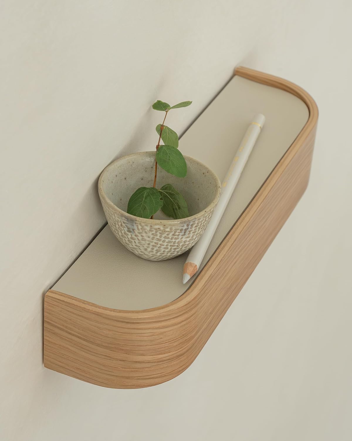 Kazai. Key Holder 'Toke' | Minimalist Key Hook Design from Berlin | Modern Key Holder Wall Mount with Wooden Shelf | Key Rack for Wall as Entryway Organizer | Walnut